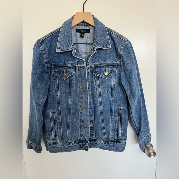 FOREVER 21 Denim jacket with embroidery on the back| Size: S| UNISEX| oversized. - Picture 2 of 15